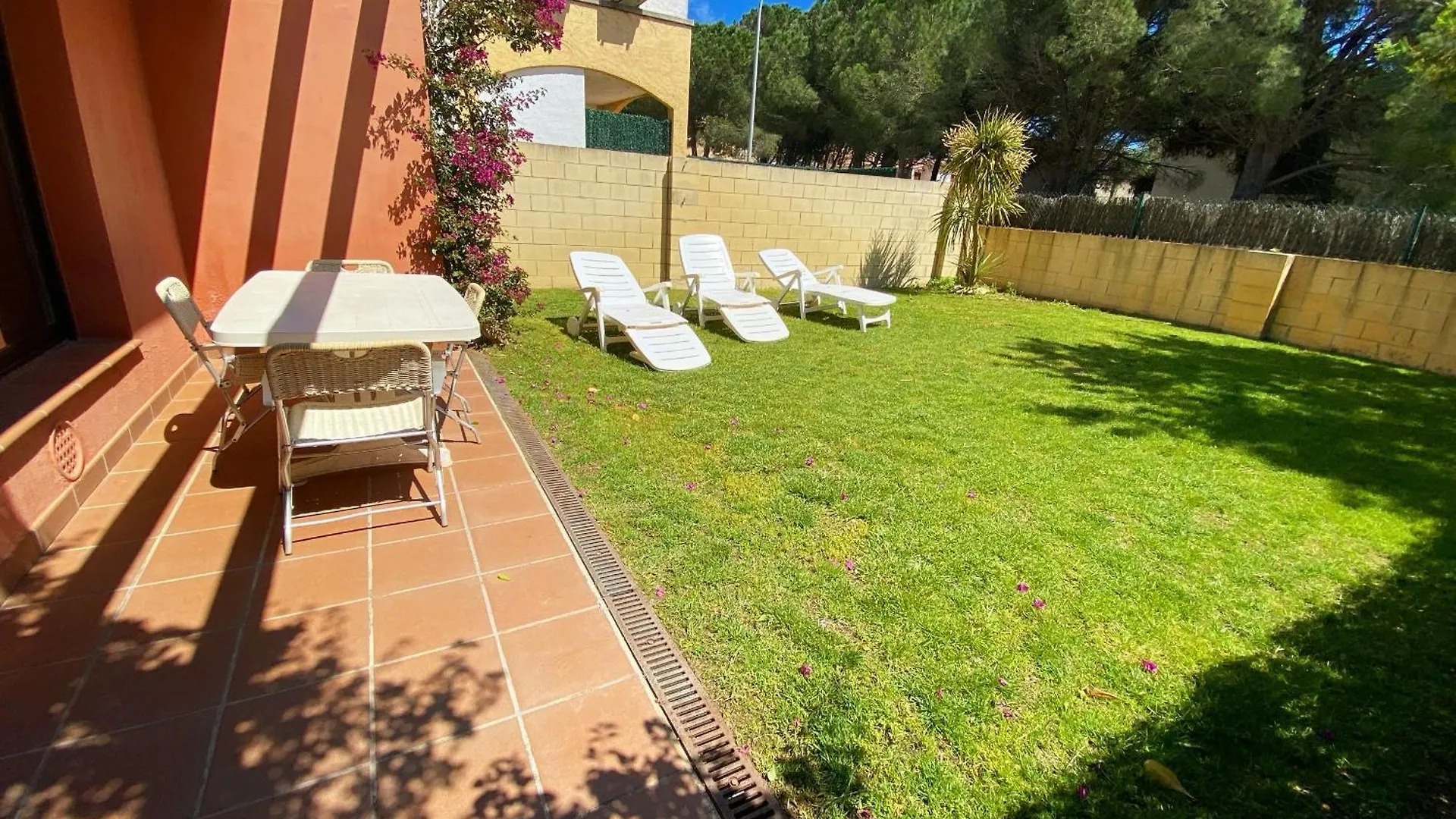Casa L'Escala, Piscina Comuntaria I Jardi Privat Villa